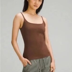 NWT Lululemon straight strap close-to-body shelf tank